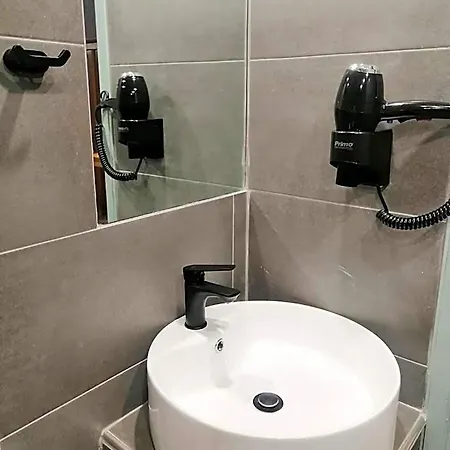 Elsa Otel İskados